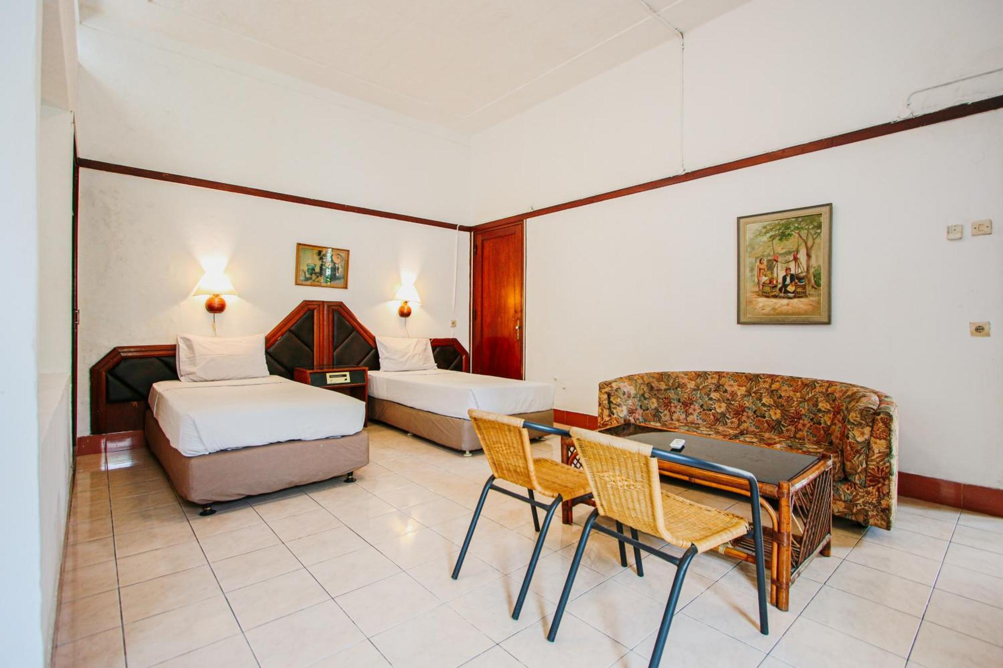 Hotel Bumi Asih Gedung Sate Bandung Zewnętrze zdjęcie